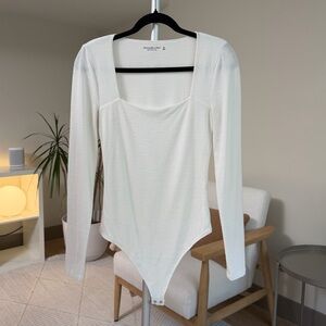 Women’s | Abercrombie & Fitch Soft AF Cozy Knit Square Neck Bodysuit, White | M